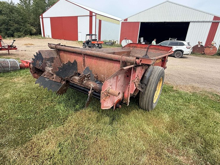 new-holland-155-image-12