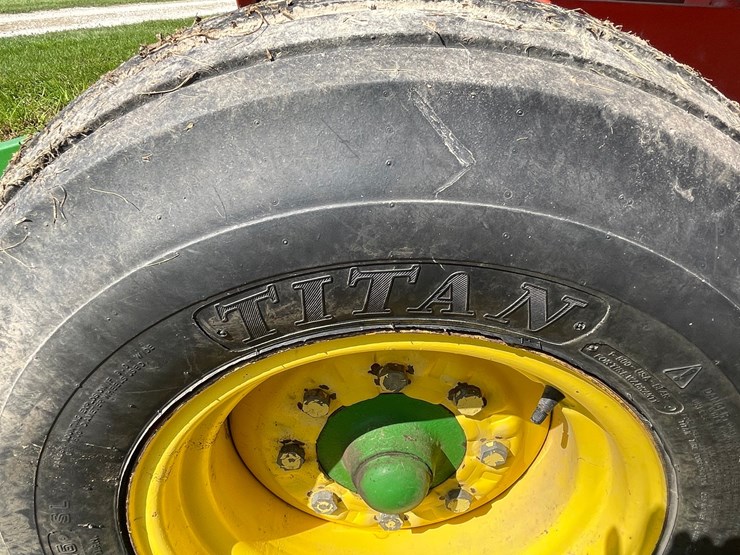 john-deere-1075-image-11
