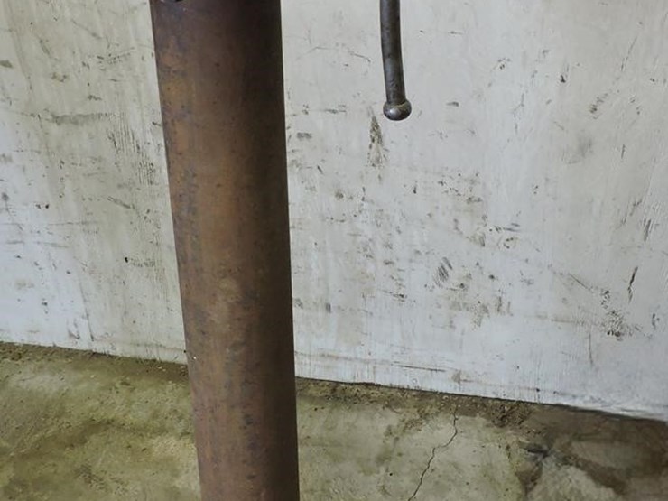 wilton,-4”-vise-on-stand-image-1