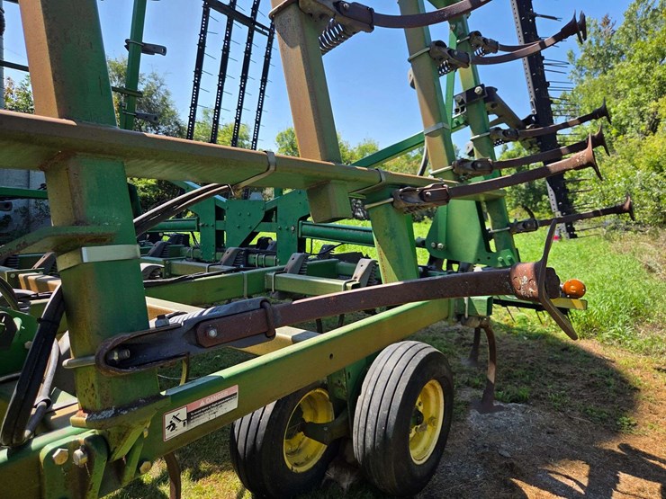john-deere-2210-image-16