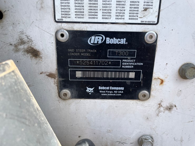 2003-bobcat-t300-image-25