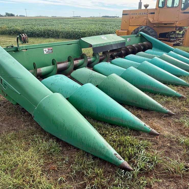 JOHN DEERE 893