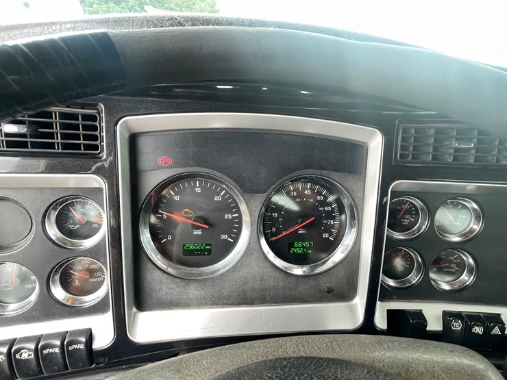 2007-kenworth-t800-image-41