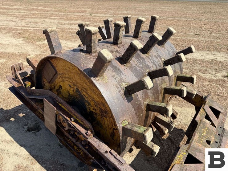sheepsfoot-compaction-roller-image-20