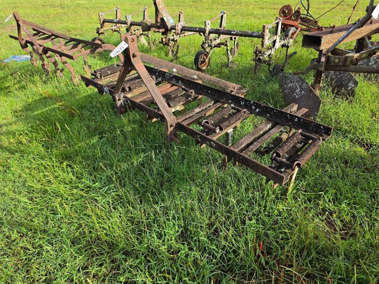 191---9-shank-spring-tooth-cultivator-image-3