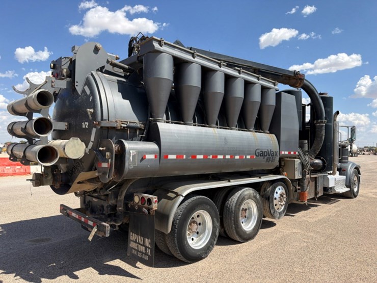 2019-peterbilt-367-image-8