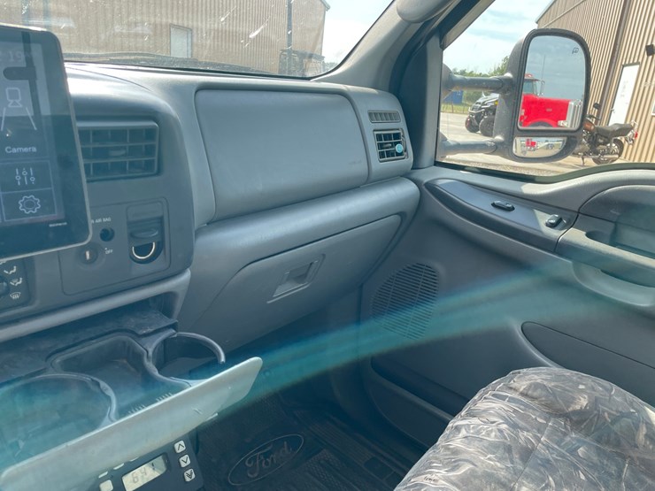 2003-ford-f550-image-30