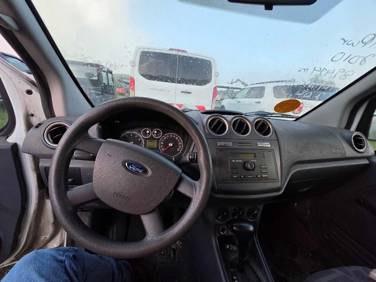 2010-ford-transit-connect-image-9