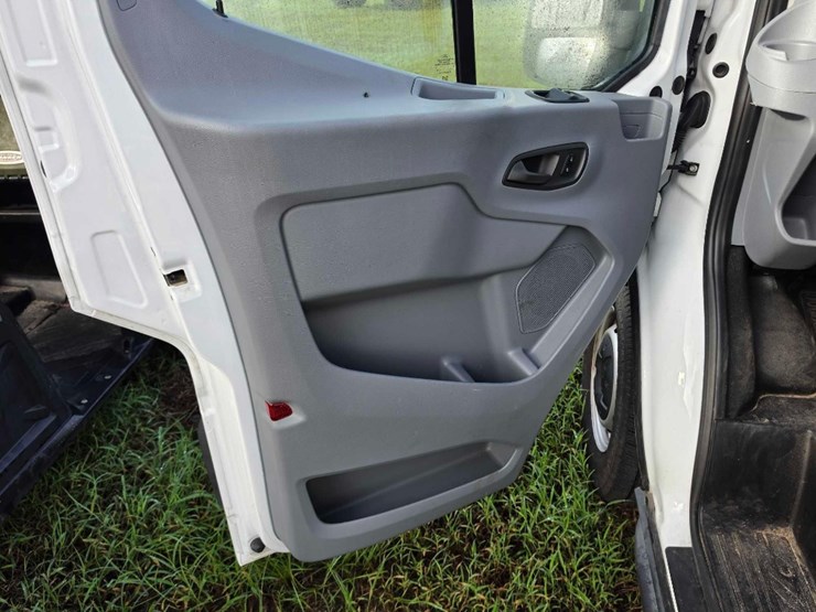 2017-ford-transit-image-11