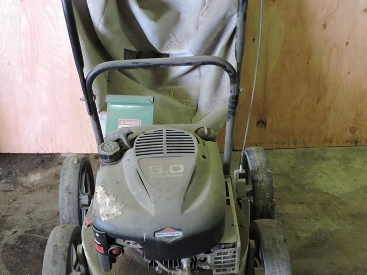 billy-goat,-model-kd512-vacuum,-5-horsepower-brigg-image-2