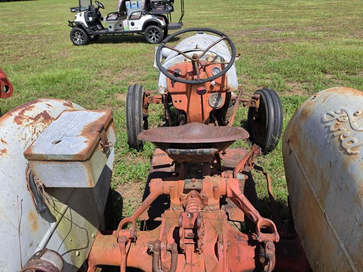 1950-ford-tractor-image-5