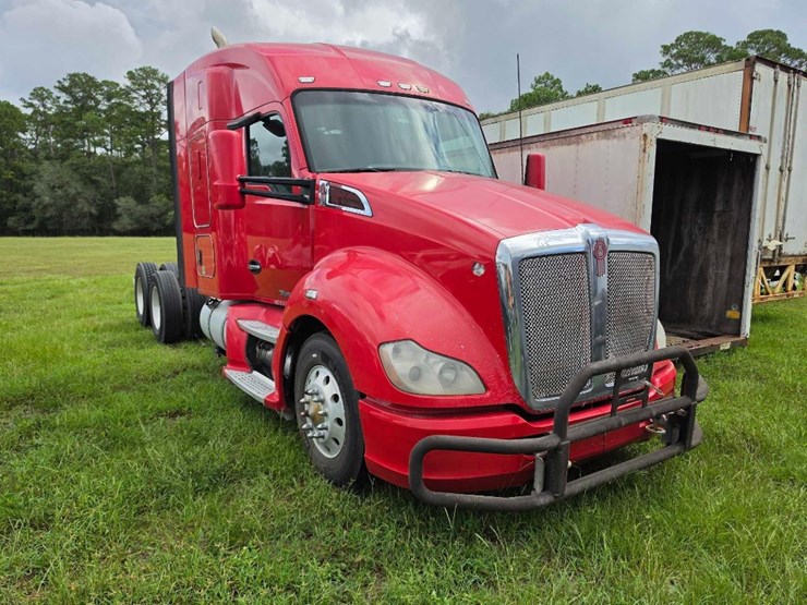 2016-kenworth-t680-image-1