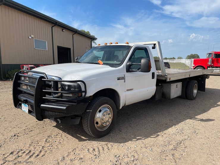 2003-ford-f550-image-1