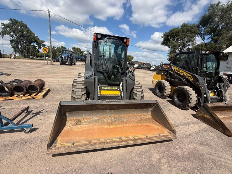 new-holland-l230-image-27