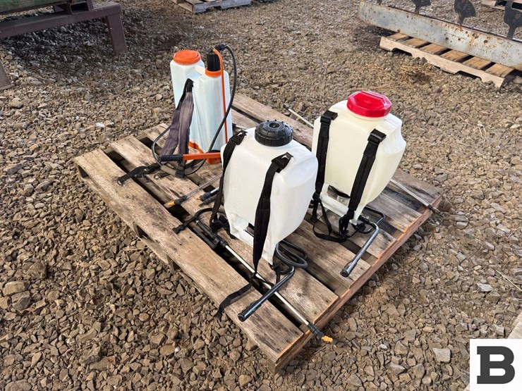assorted-4-gallon-backpack-sprayers-image-3
