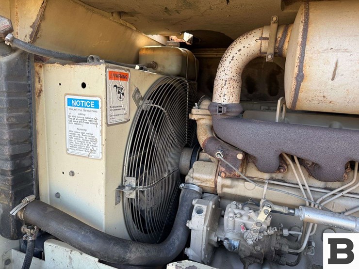 1995-ingersoll-rand-p185wjd-185-cfm-portable-air-compressor-image-29