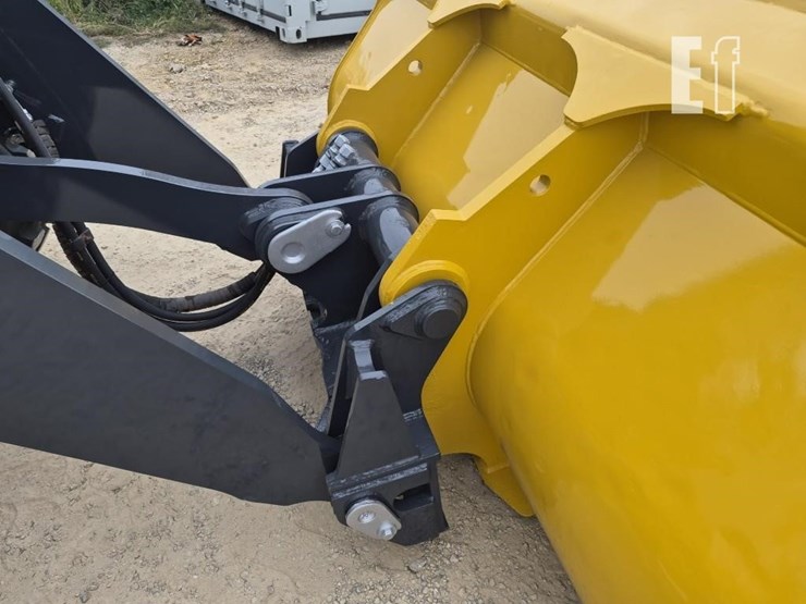 2015-deere-544k-image-15