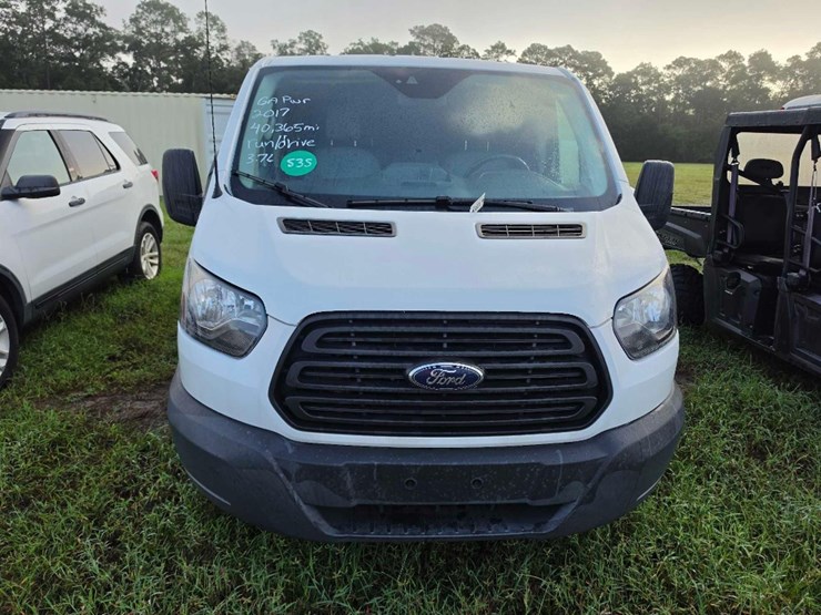 2017-ford-transit-image-2