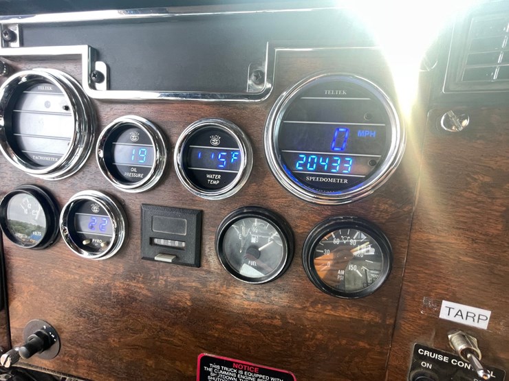 1999-peterbilt-379-image-47