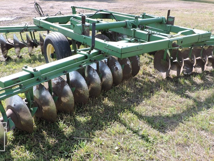 john-deere-16-image-6