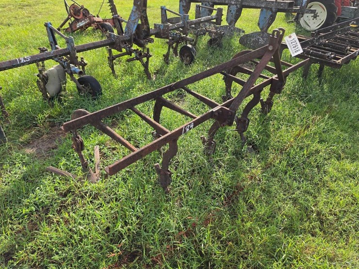 184---8-row-cultivator-image-1