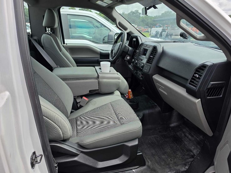 2018-ford-f150-xl-image-8