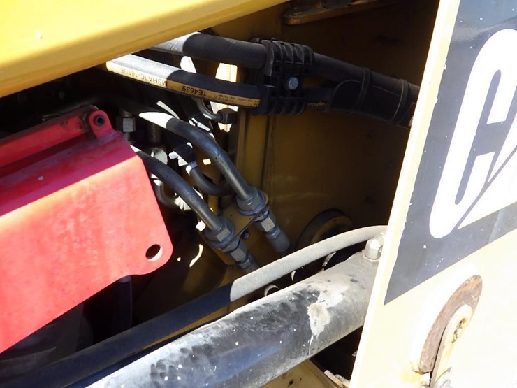 caterpillar-246d-image-14
