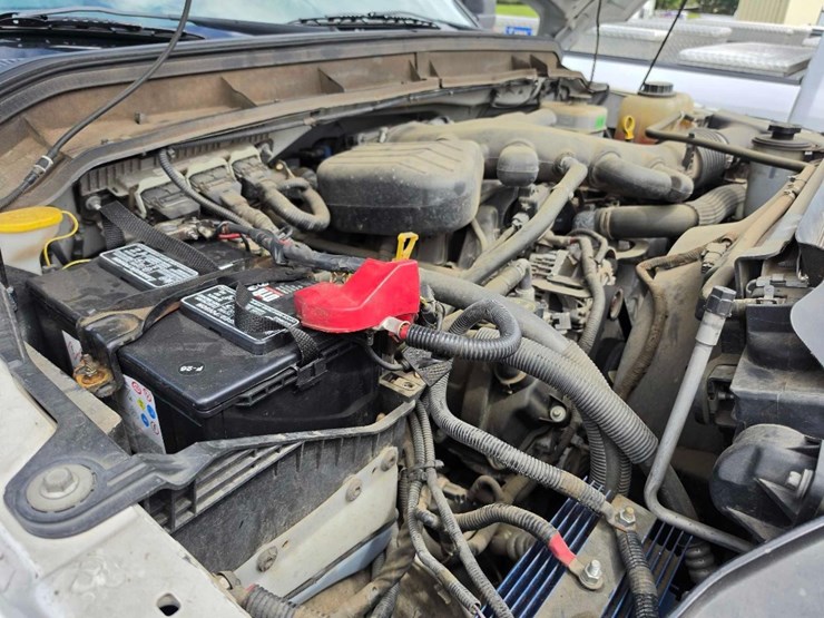 2014-ford-f550-image-16