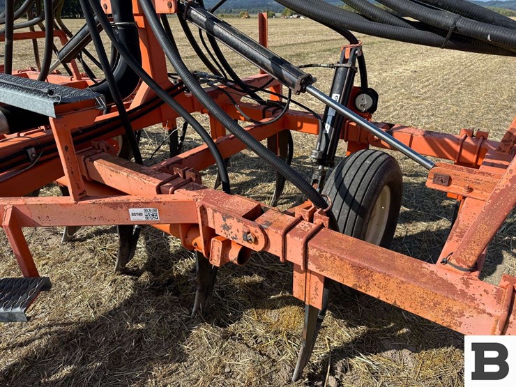 2008-custom-22.5'-air-seeder-image-17