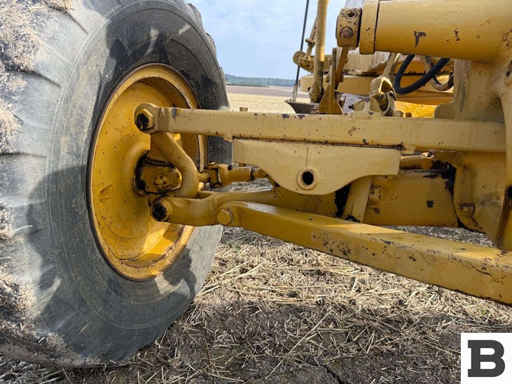 caterpillar-12-image-10