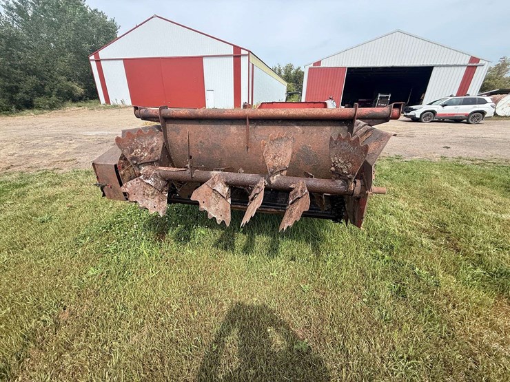 new-holland-165-image-7