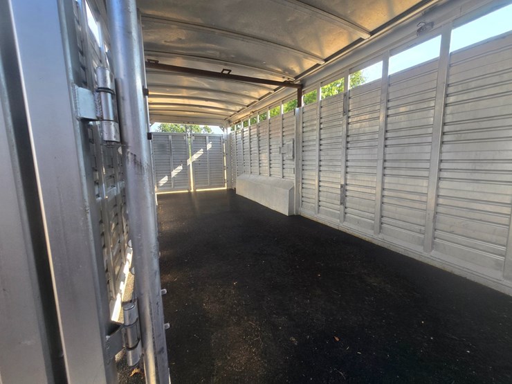 #26361-•-1995-30'-featherlite-trailer-image-20