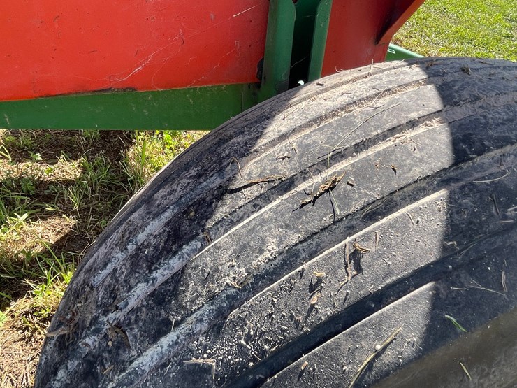 john-deere-1075-image-17