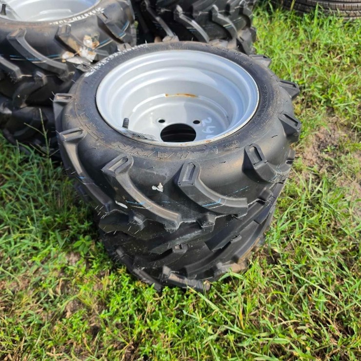 244 - 2 LAWN TRAC 18X8.50-10NHS