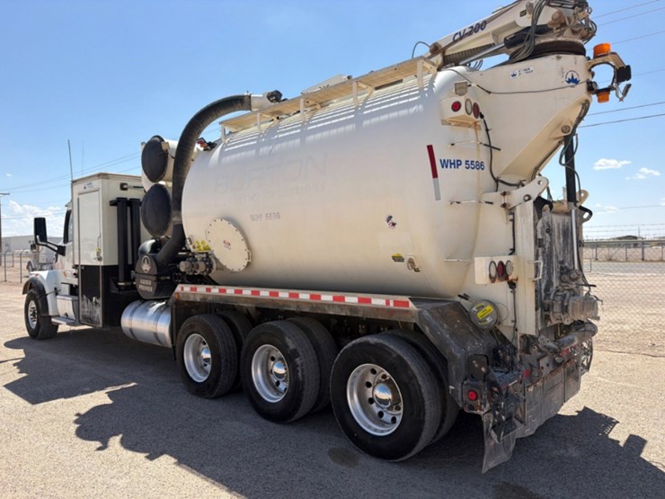 2019-peterbilt-567-image-12