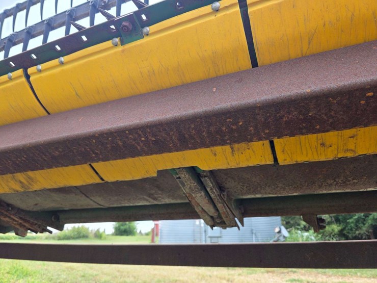 john-deere-220-image-25
