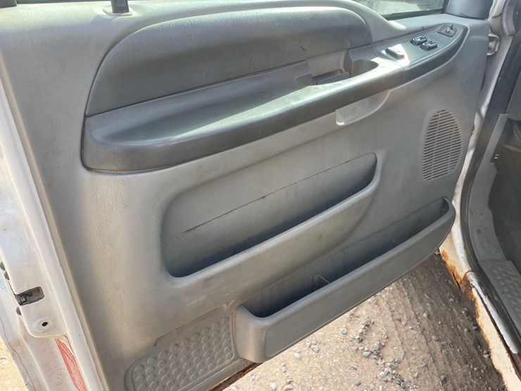 2003-ford-f550-image-38