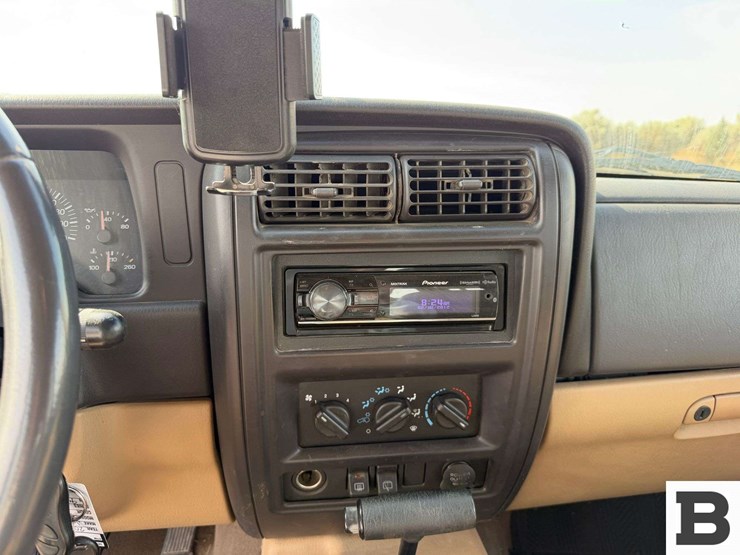 2000-jeep-cherokee-image-31