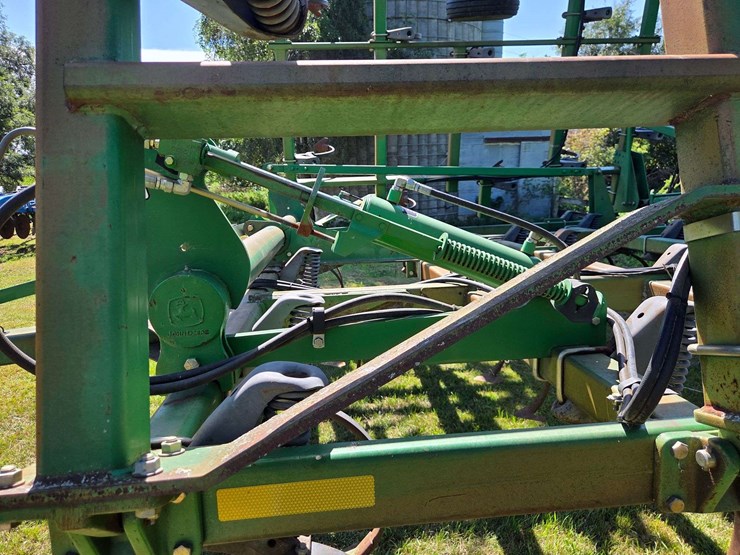 john-deere-2210-image-15