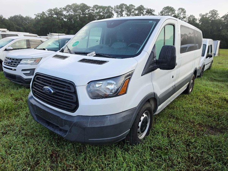 2017-ford-transit-image-3