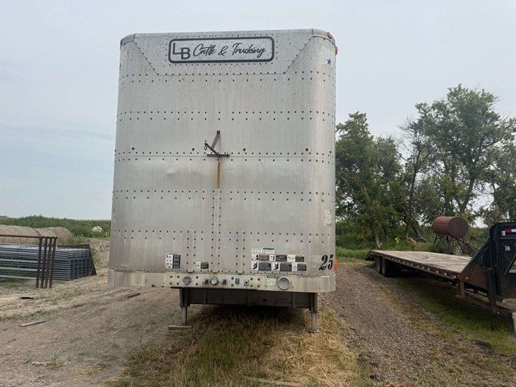 2003-wilson-livestock-trailer-image-5
