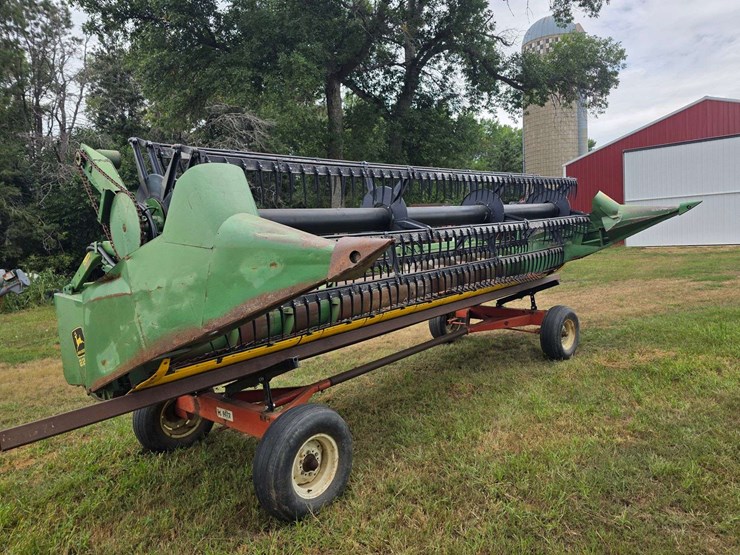 john-deere-220-image-26