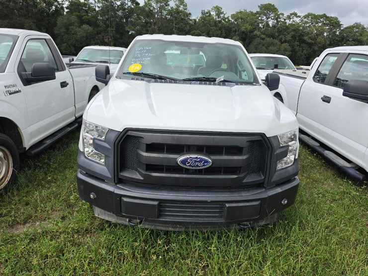 2017-ford-f150-xl-image-2