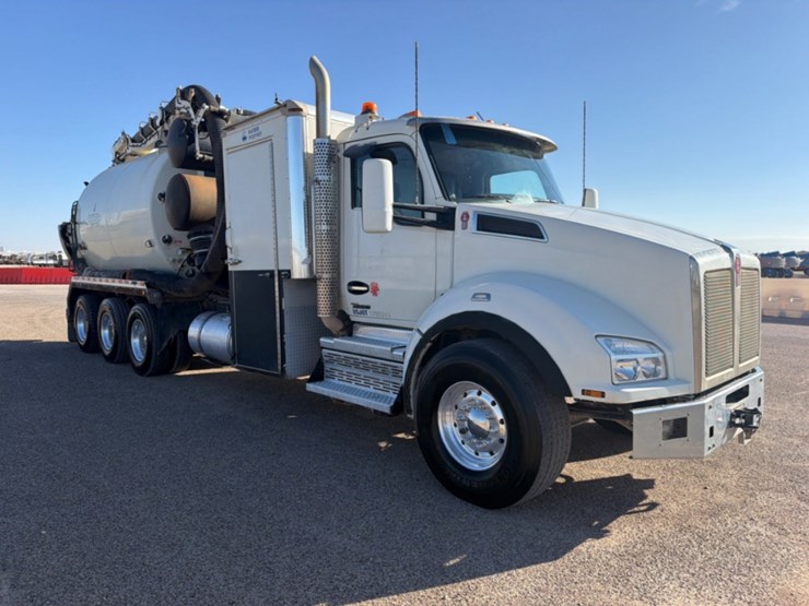 2024-kenworth-t880-image-3