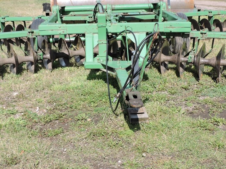 john-deere-16-image-1
