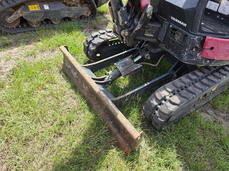 2022-yanmar-vio25-image-8