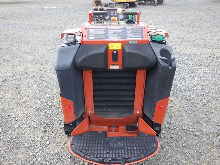 2022-ditch-witch-sk800-image-4