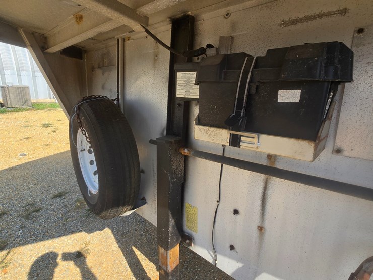 #26361-•-1995-30'-featherlite-trailer-image-53