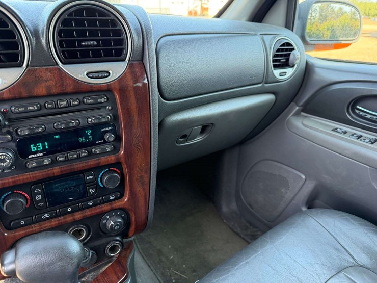 2004-gmc-envoy-image-34