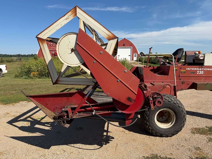 case-ih-230-image-15